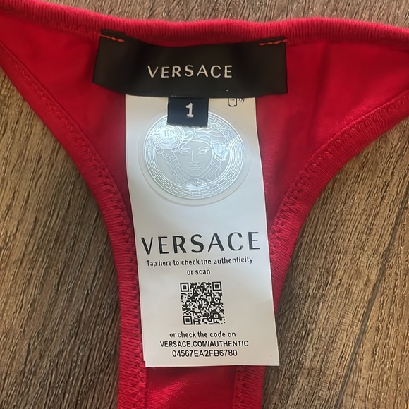 Versace bra - Picture 2 of 3